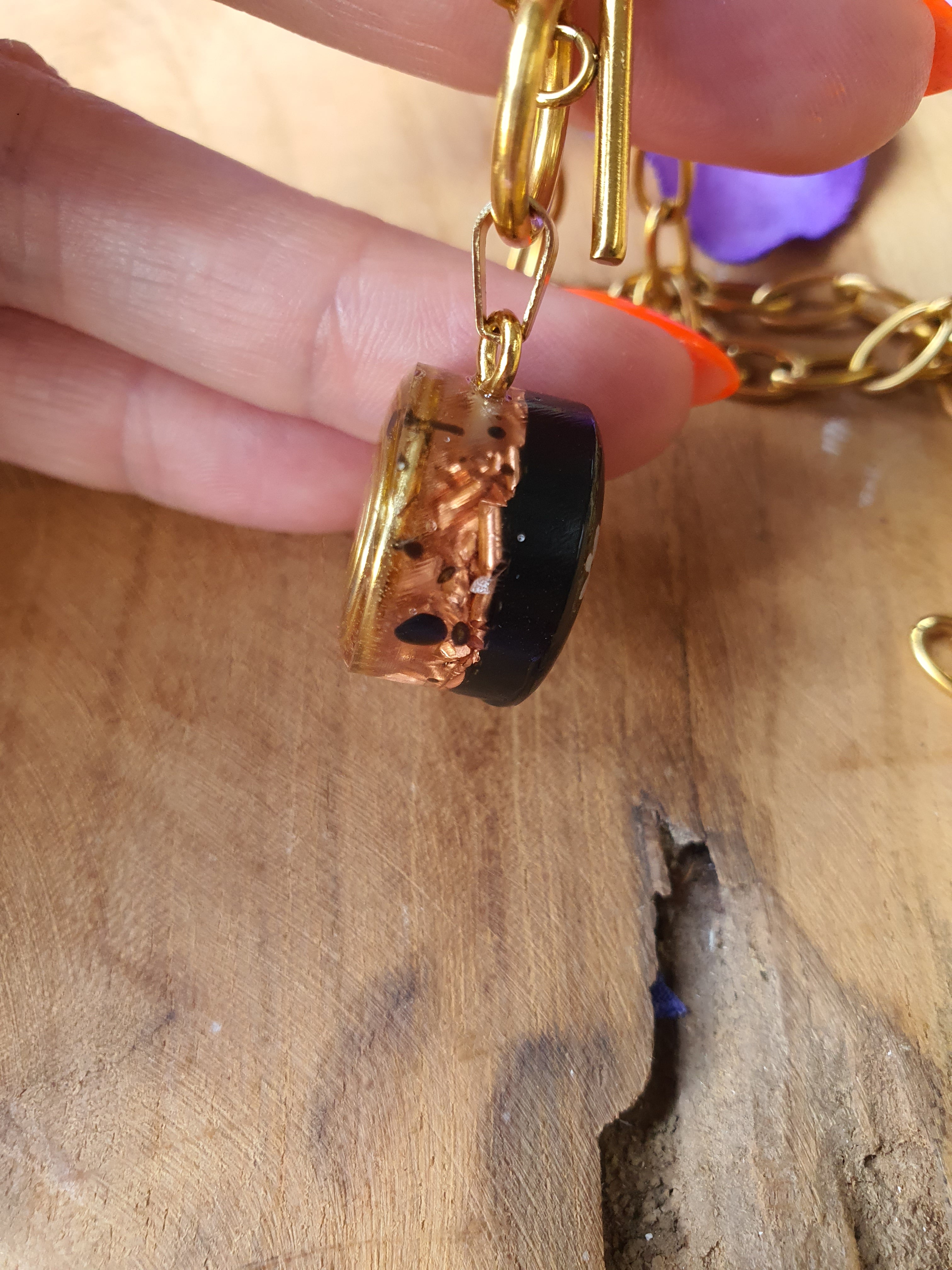 Cinsis Orgonite mix: Orgonite Hanger + RVS Goud ketting nr 3000