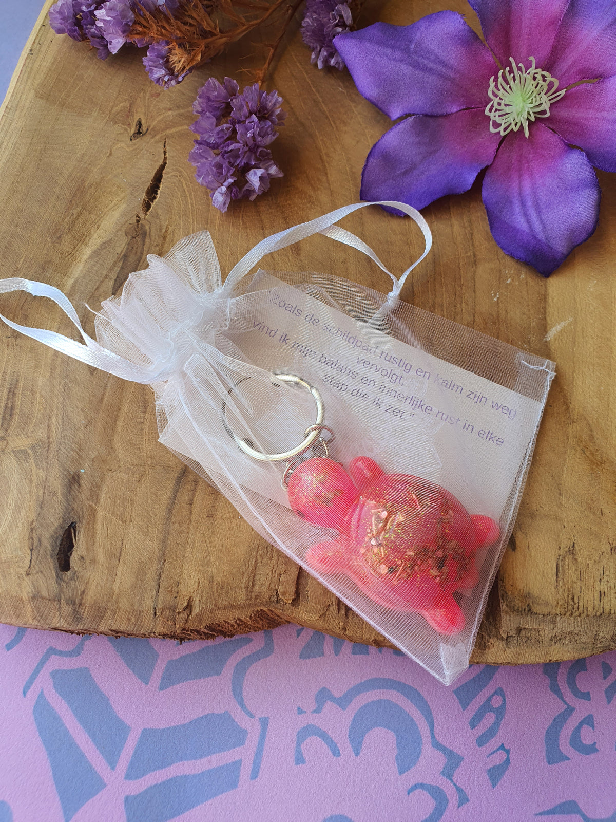 Orgonite sleutelhanger Schildpad Rozenkwarts met Bergkristal