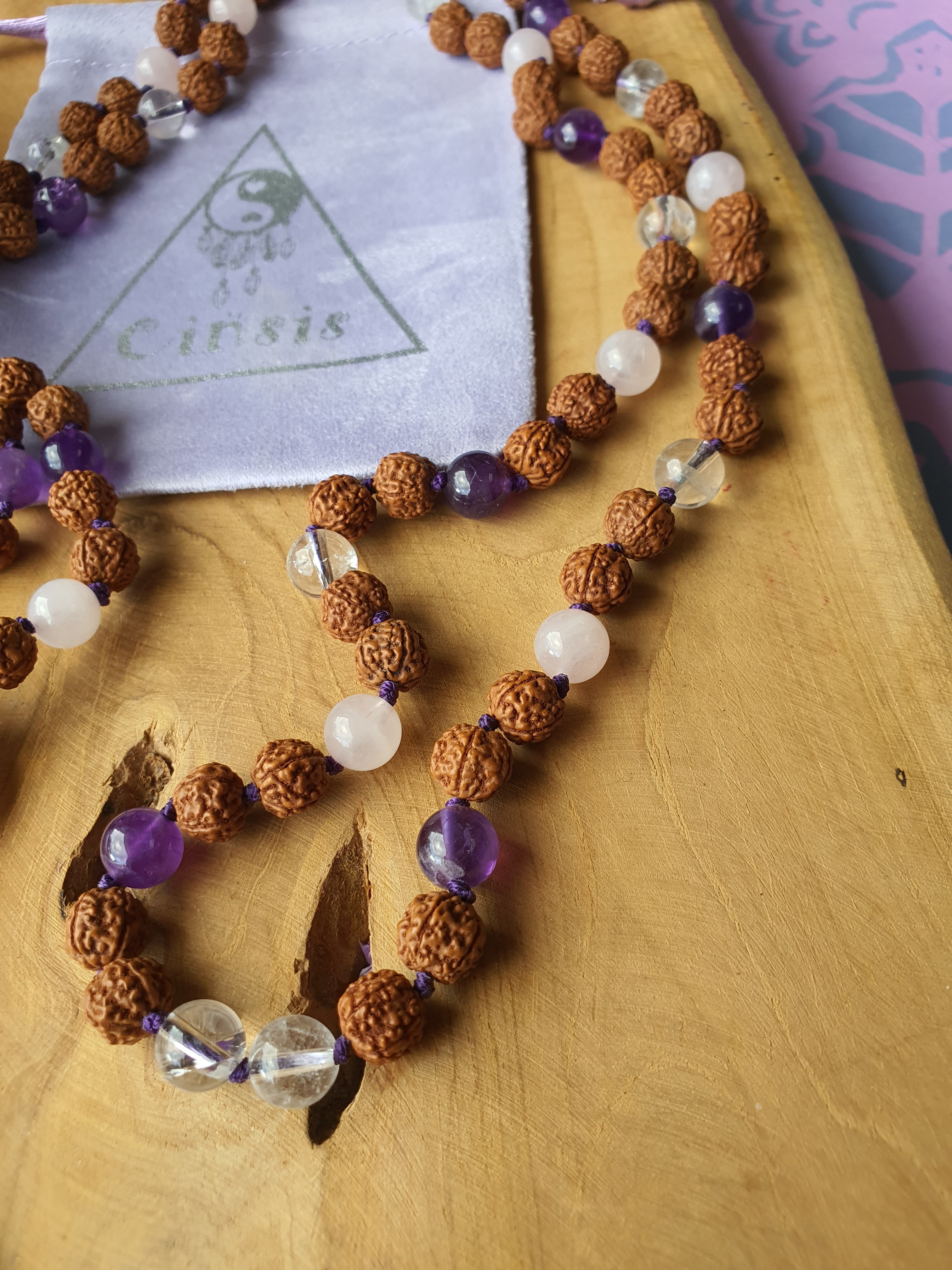 Edelstenen Mala Gouden Driehoek en Orgonite hanger &