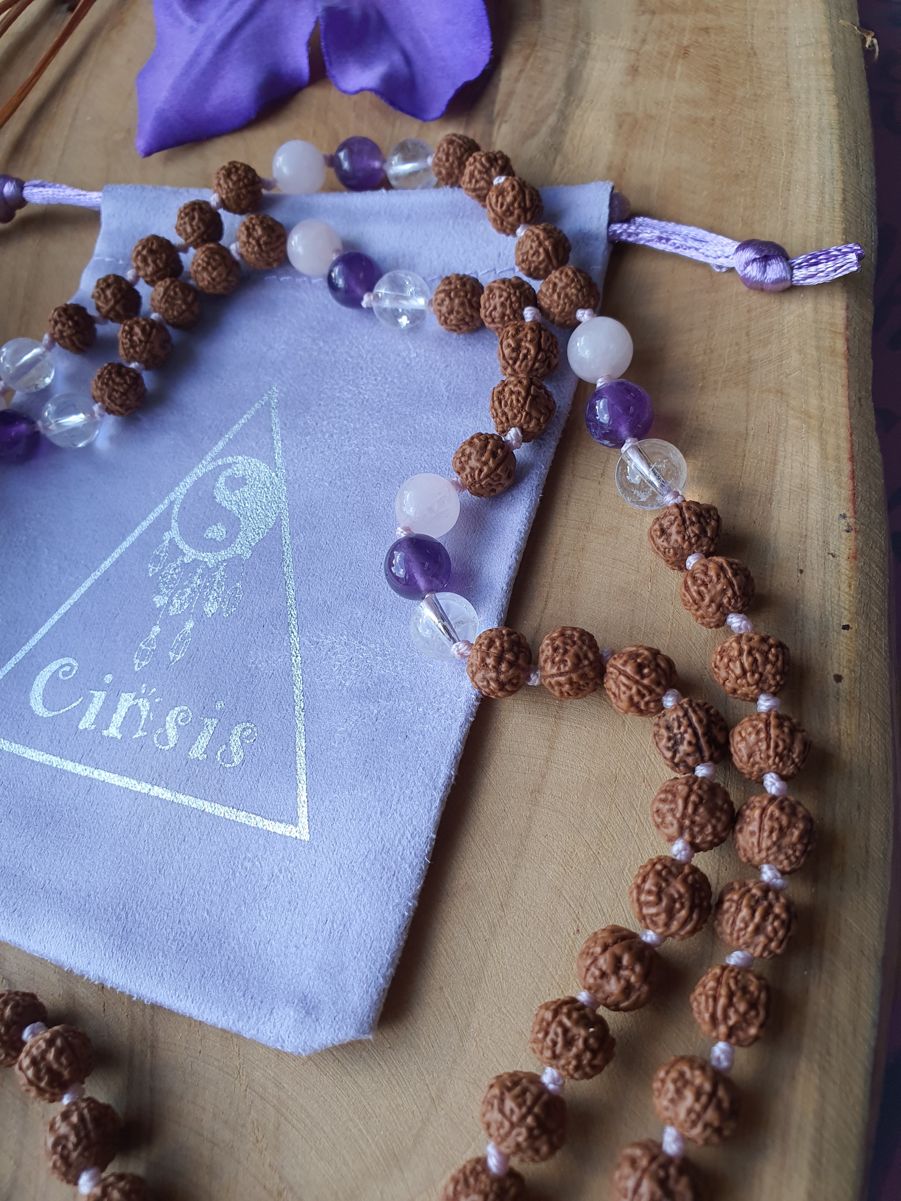 Edelstenen Mala Gouden Driehoek en Orgonite hanger &