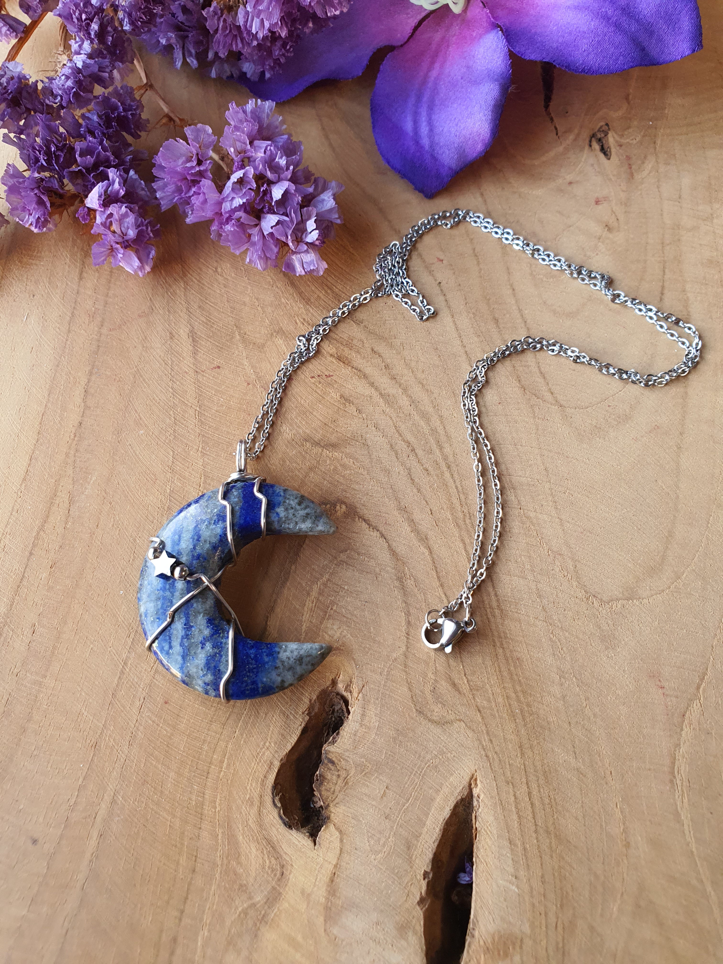 Wire Wrapped Lapis Lazuli Maan hanger