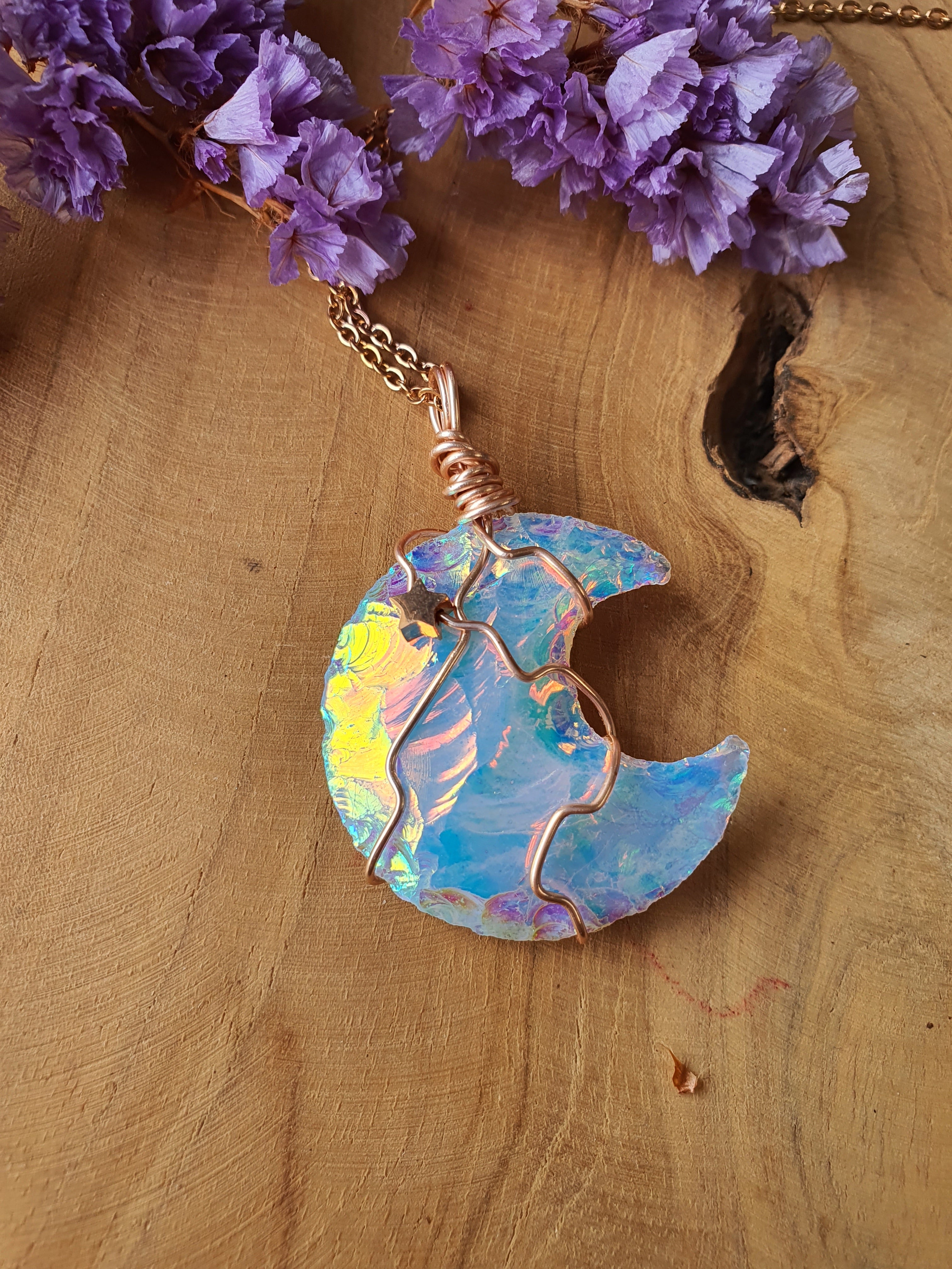 Wire wrapped Maan hanger Angel aura kwarts. (nr 12)