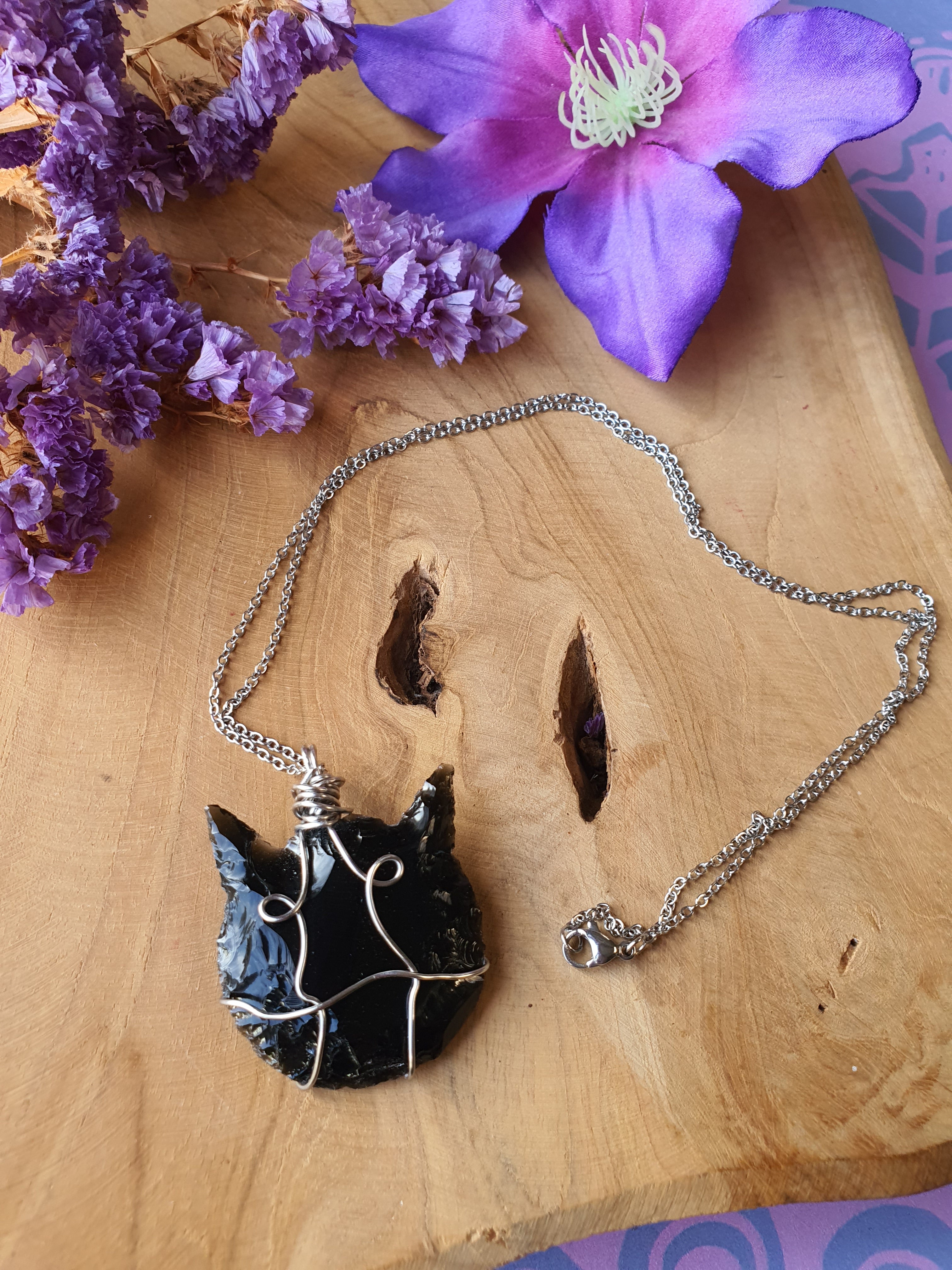 Wire wrapped kat hanger Obsidiaan (nr 21).