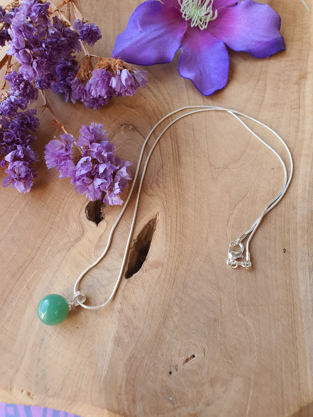 Aventurijn hanger groot met een 925 zilveren oogje en ketting