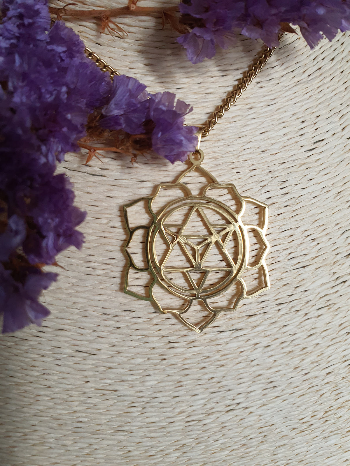 RVS gold hanger Merkaba in Mandala bloem met RVS gold ketting
