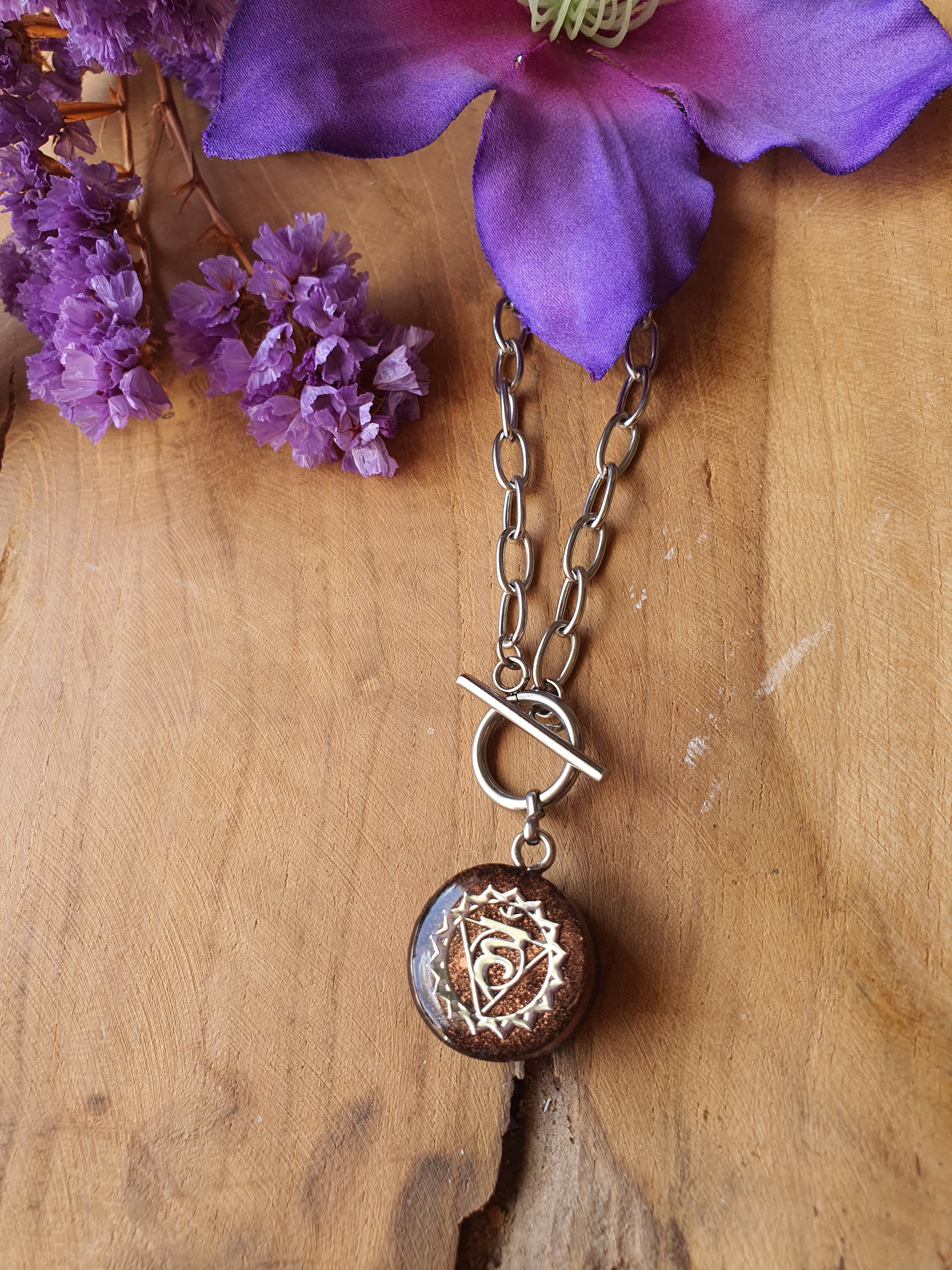 Cinsis Orgonite mix: orgonite Hanger 2 in 1 + RVS Zilver ketting nr 3012