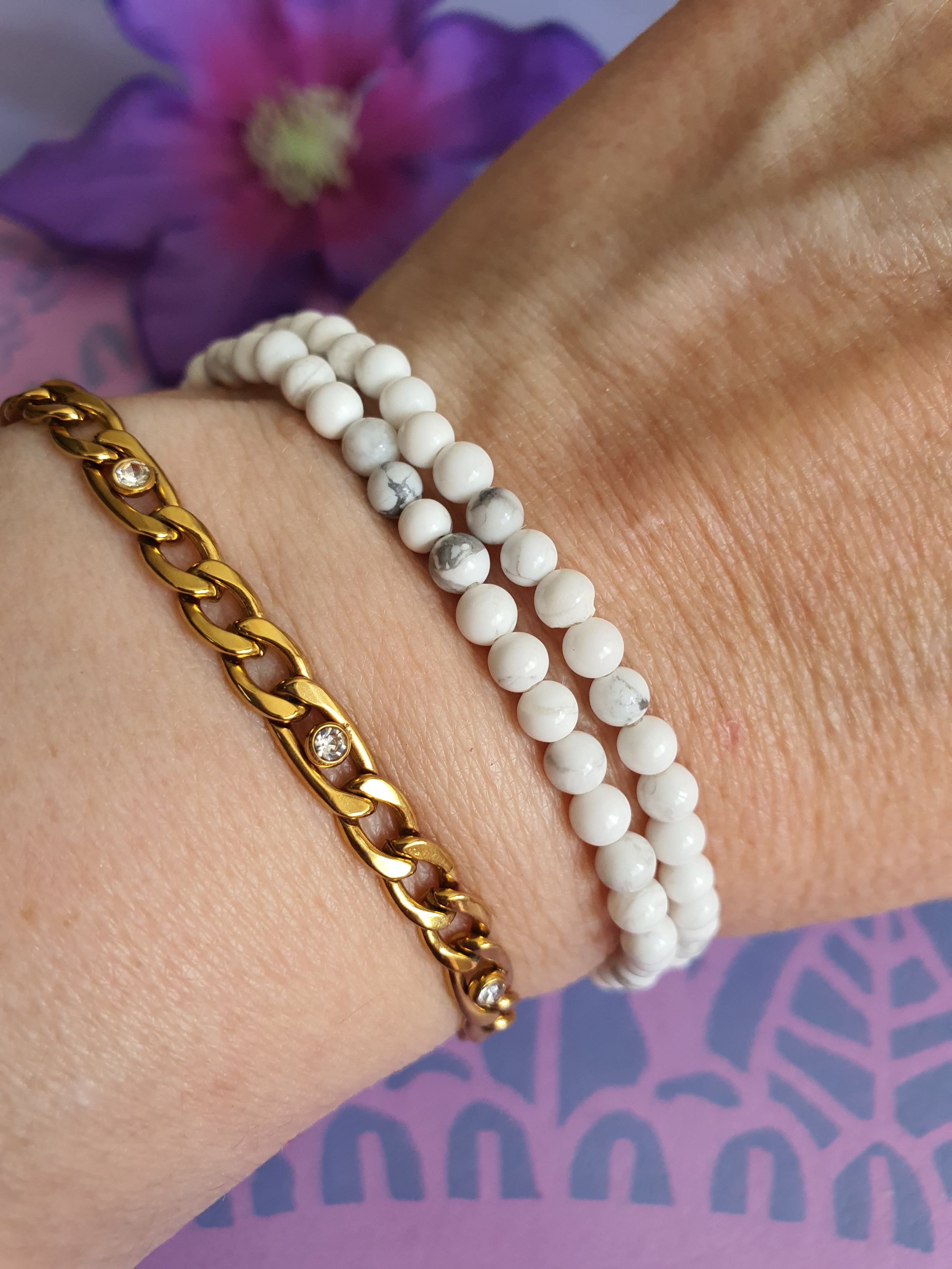 Edelsteen kogel armband Howliet 4mm