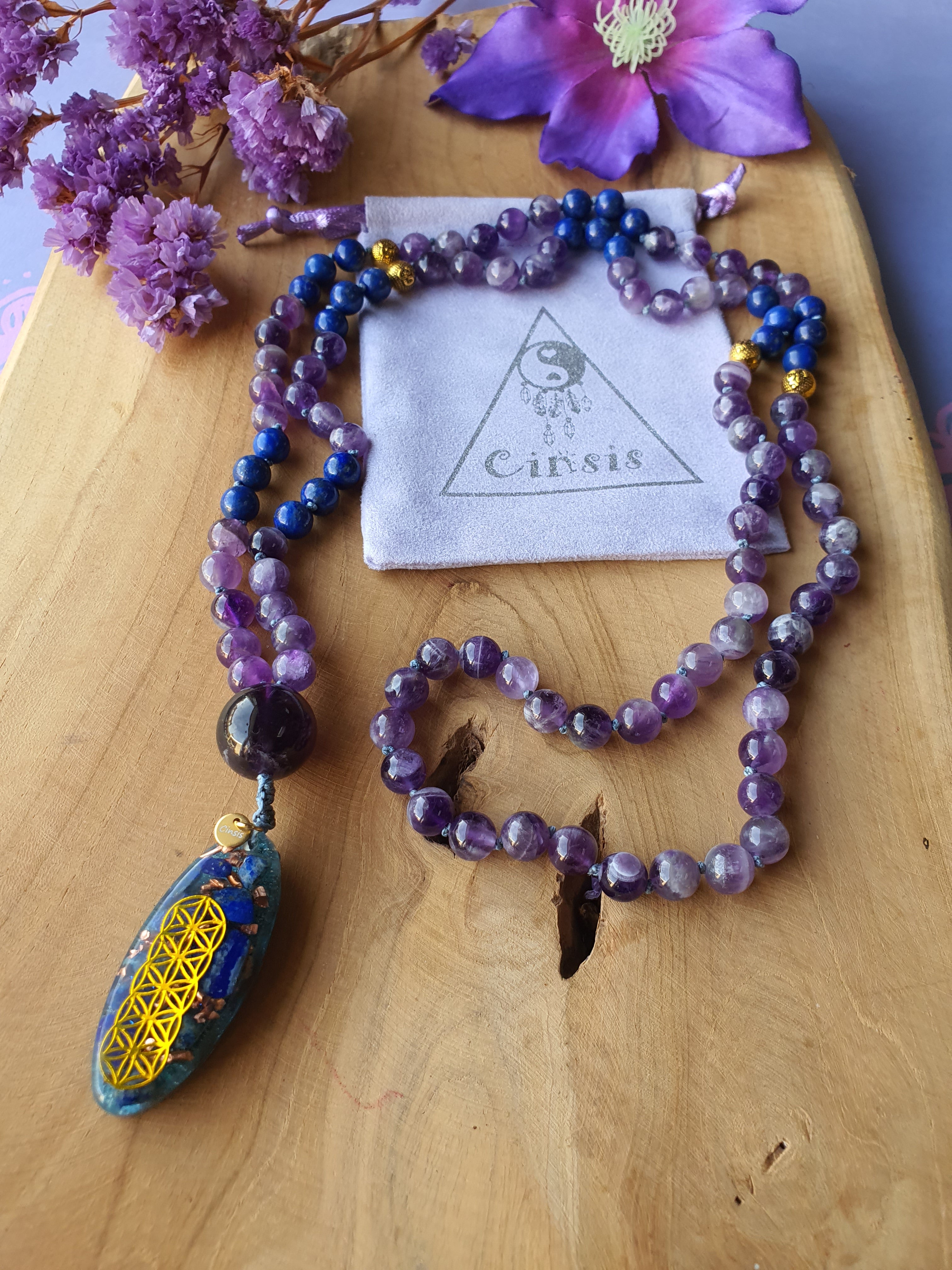 Edelsteen mala met lapis lazuli orgonite hanger