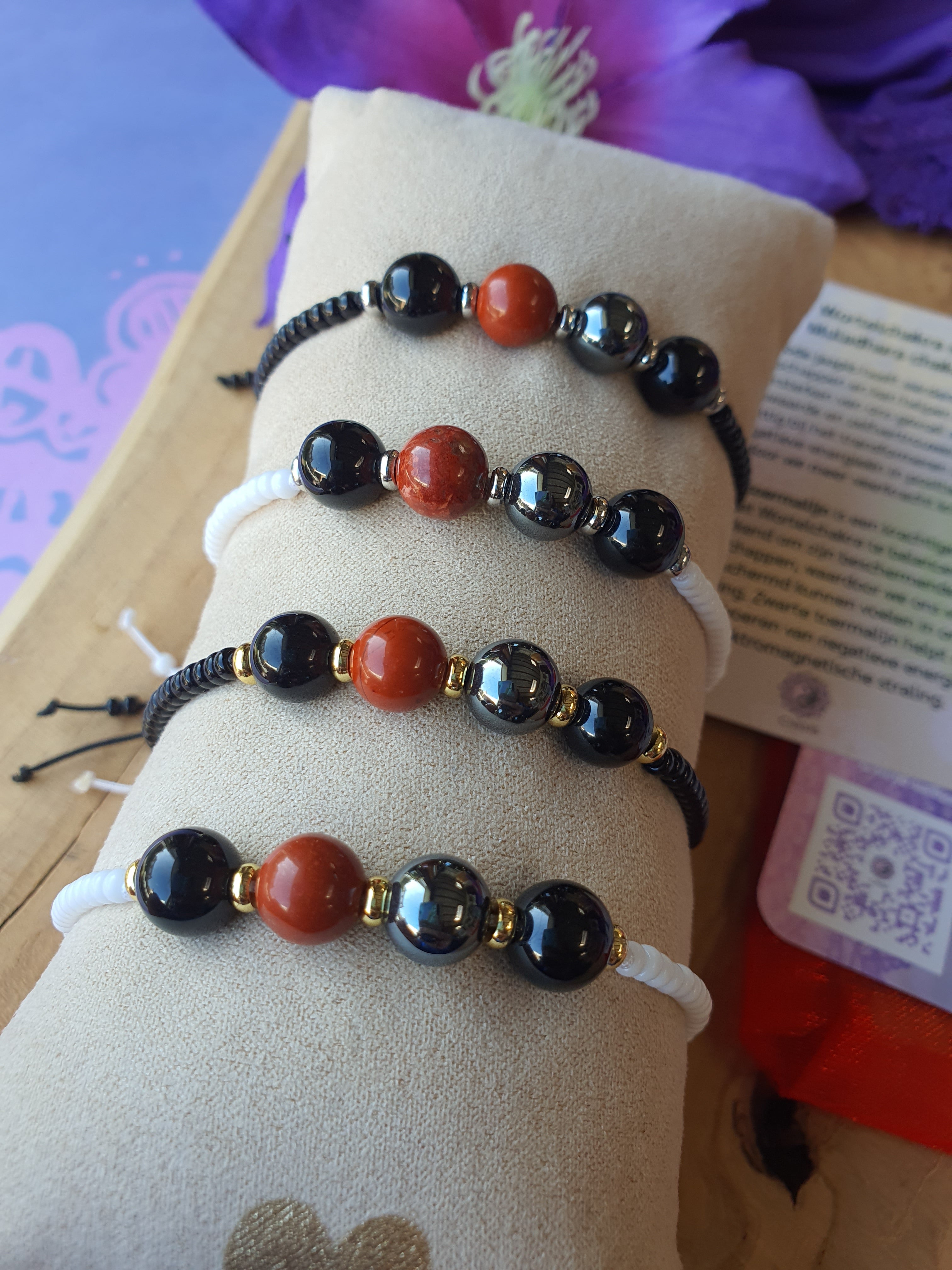 Edelstenen armbandje handgemaakt wortelchakra