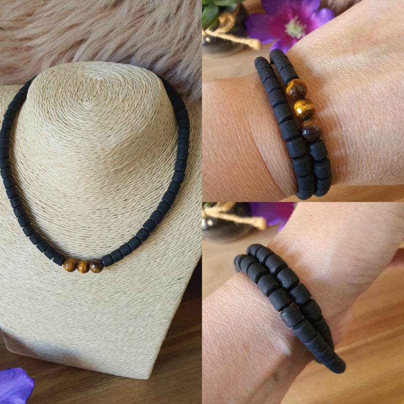 Elastische / rekbare zwarte (choker) ketting en armband 2 in 1 sieraad met Tijgeroog facet kralen (nr 25)