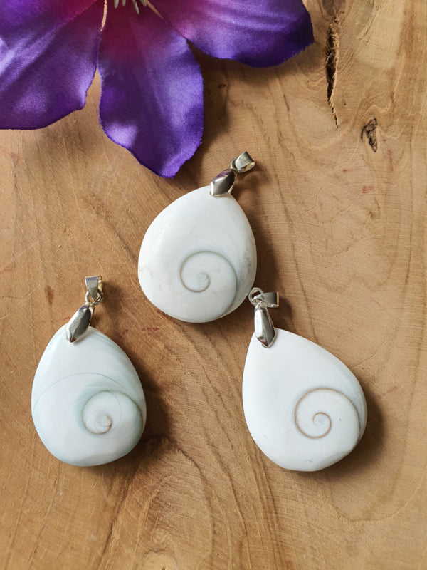 Eye of St Lucia hanger met oogje.