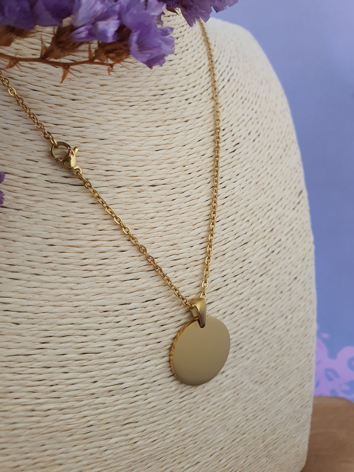 Gegraveerde Ketting met Vrije Tekst: Ronde Hanger rvs goud