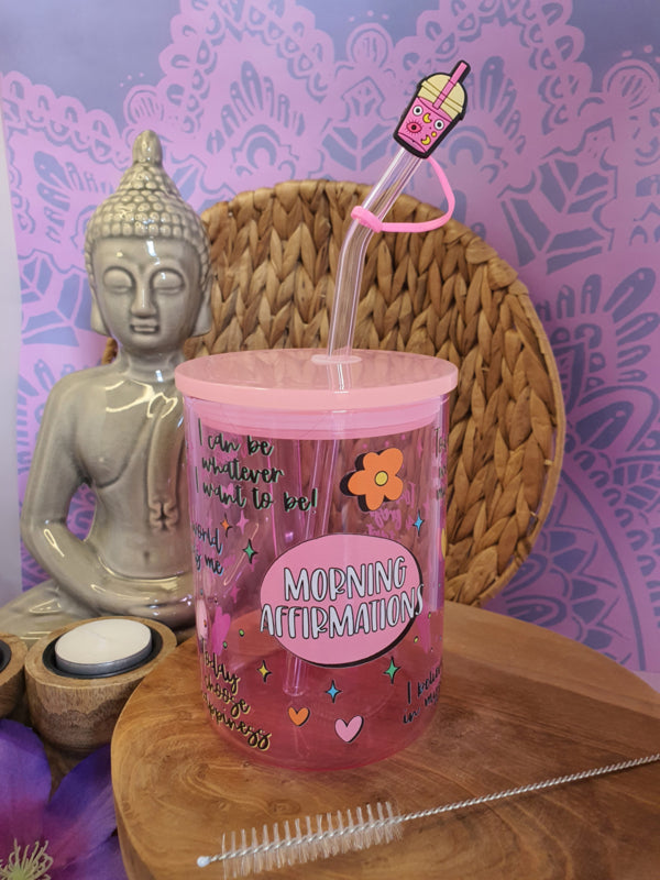 Gekleurde glazen mok met deksel en rietje &