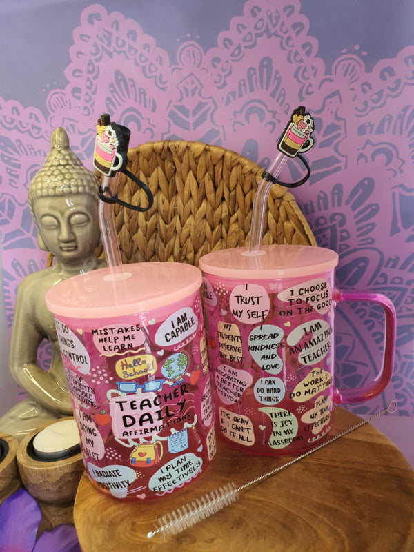 Gekleurde glazen mok met deksel en rietje &