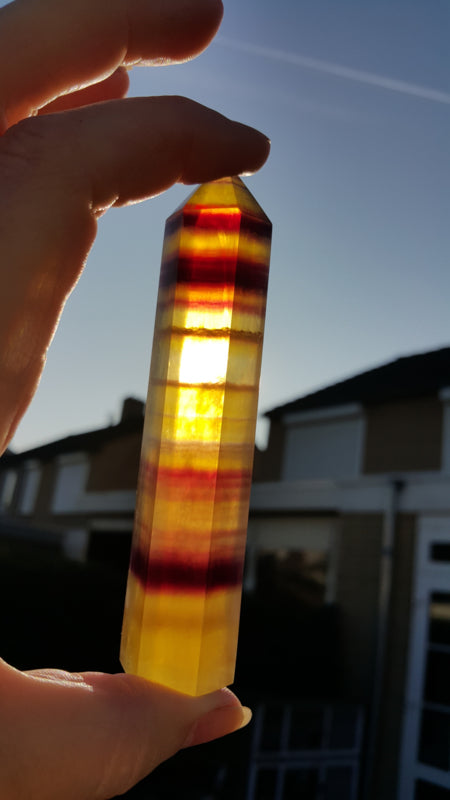 Gele Regenboog Fluoriet punt / obelisk (nr 13)