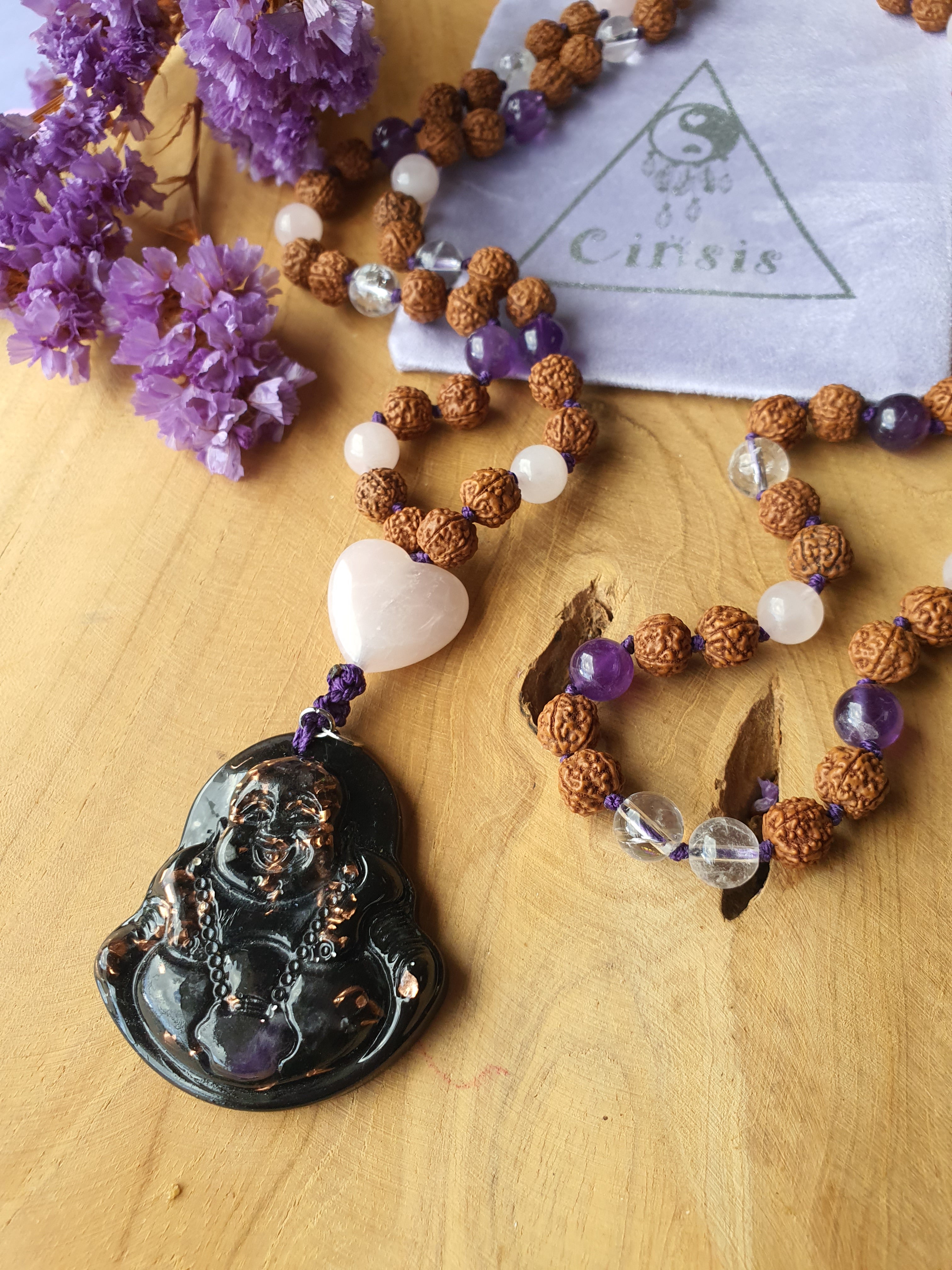 Gouden_driehoek_mala_met_orgonite_boeddha_hanger