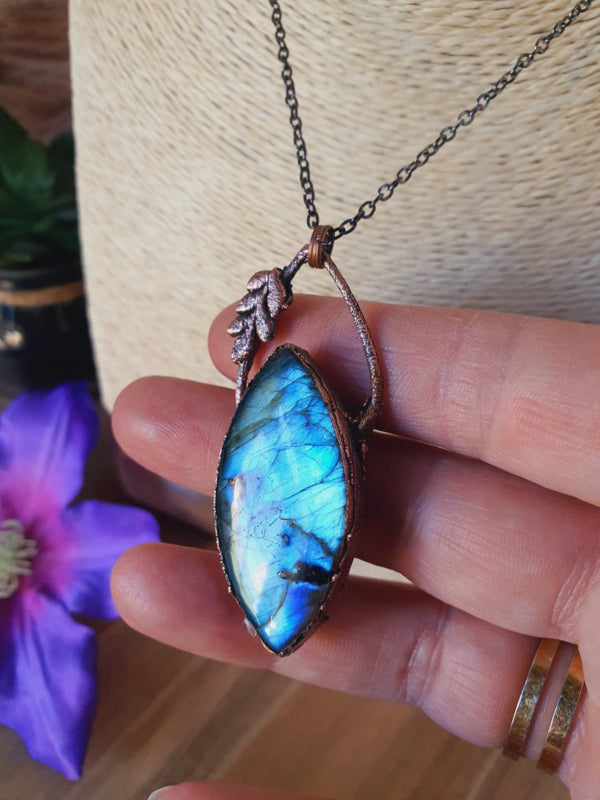 Labradoriet hanger met koper (nr 13)