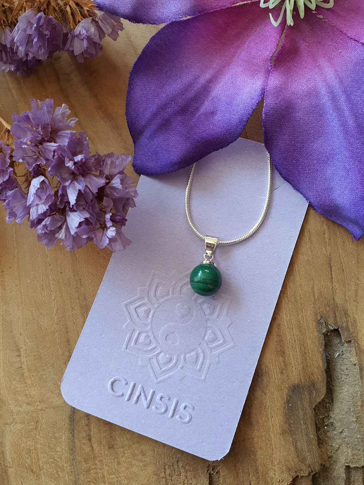 Malachiet Hanger klein met 925 Zilveren Oogje en Ketting