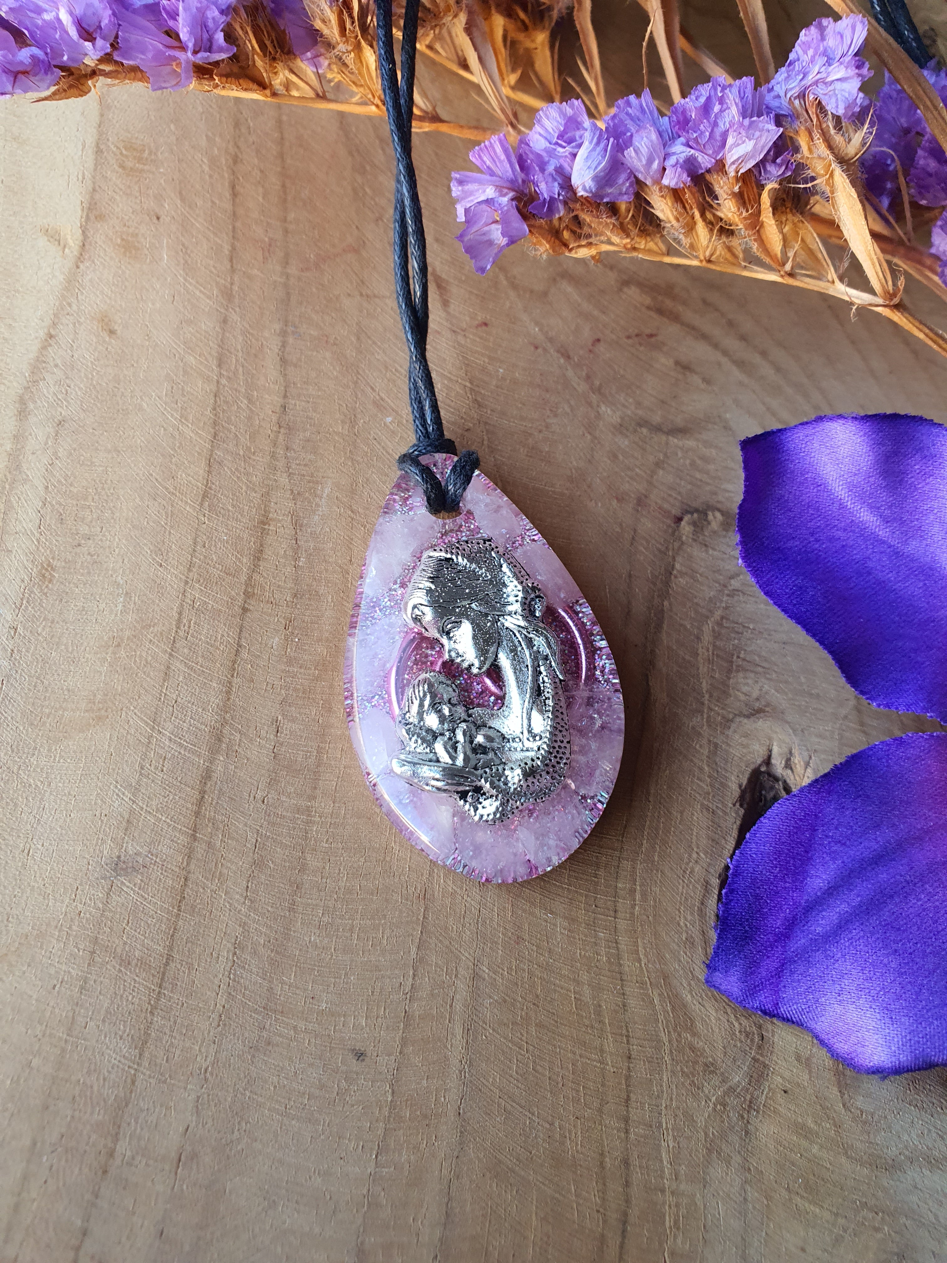 Orgonite Hanger Rozenkwarts 30x55mm (nr 118)