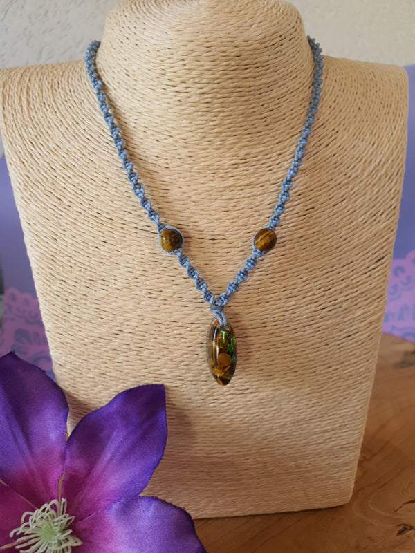 Orgonite hanger voor kind Tijgeroog met Bergkristal (nr 2001)