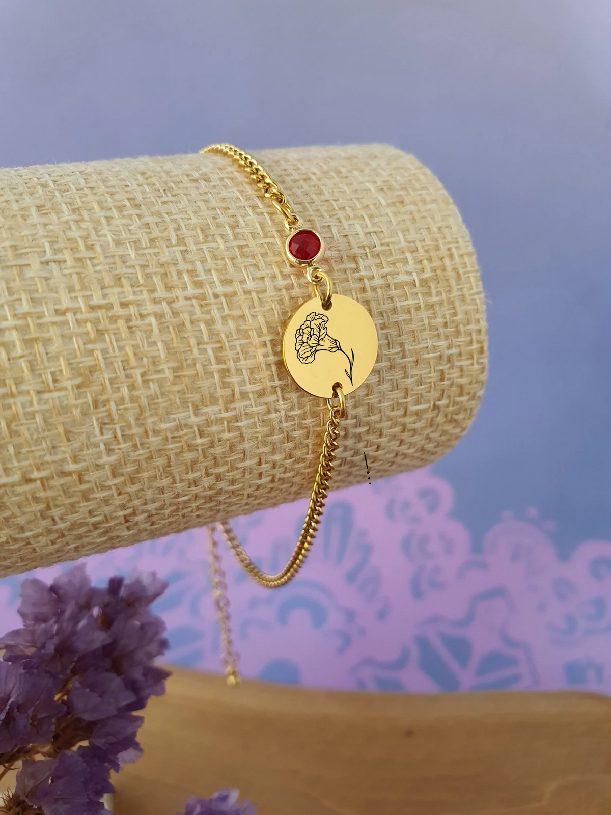RVS gepersonaliseerde Graveerbare Armband met Geboortesteen Januari met gegraveerde Anjer
