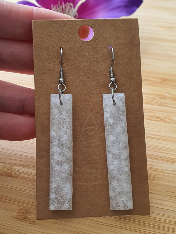 Resin oorbellen / oorhangers (set 8) Shine bright, Sparkle more :)