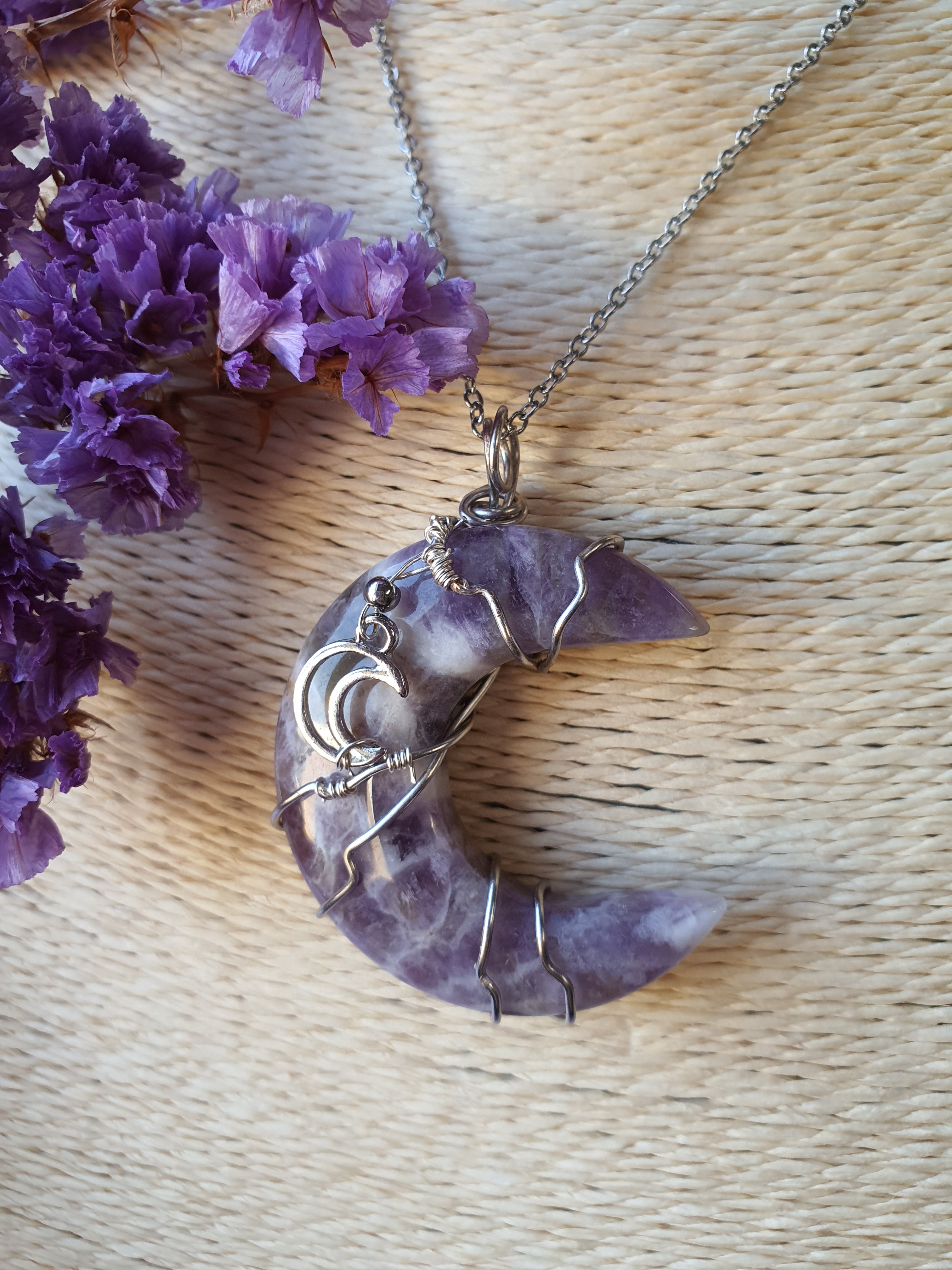 Wire Wrapped Amethist Maan hanger