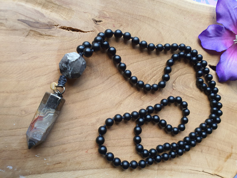 Edelstenen Mala Onyx met Edelsteenhanger Mexicaanse / Crazy Lace Agaat punt &