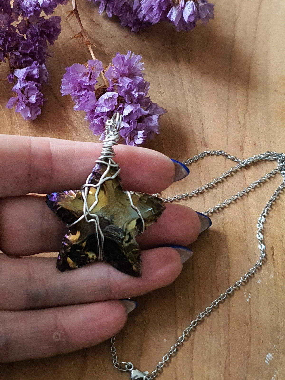 achterzijde Wire wrapped Ster hanger Rainbow (regenboog/titanium) aura. (nr 10) net ketting