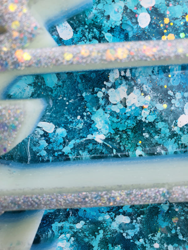 "Unicorn Shelf" / Eenhoorn kastje staand (nr 2) met Bergkristal