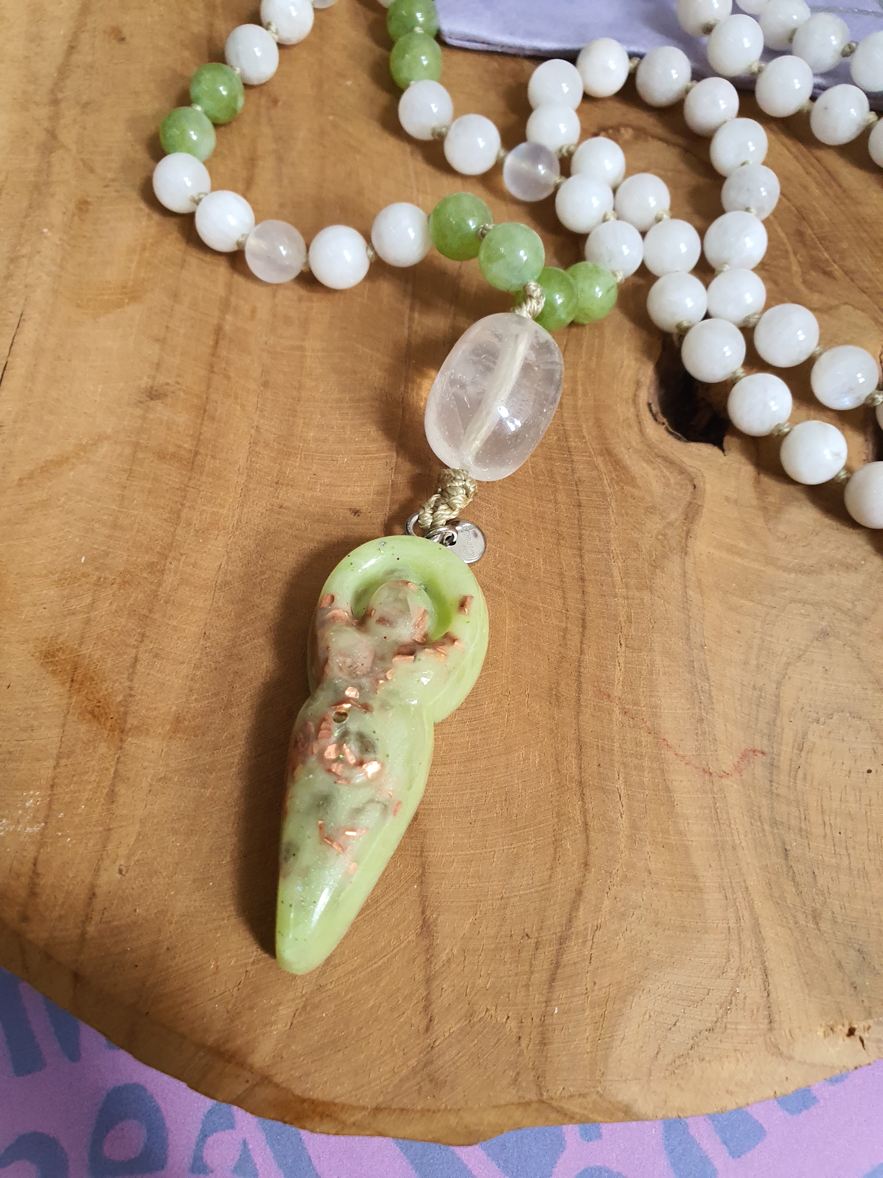 maangodin orgonite hanger