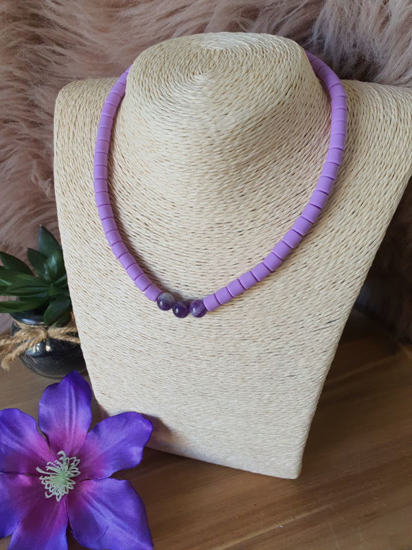 Elastische / rekbare paarse (choker) ketting en armband 2 in 1 sieraad met Amethist kralen (nr 17)
