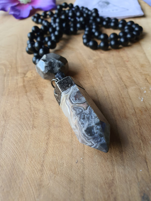Edelstenen Mala Onyx met Edelsteenhanger Mexicaanse / Crazy Lace Agaat punt &