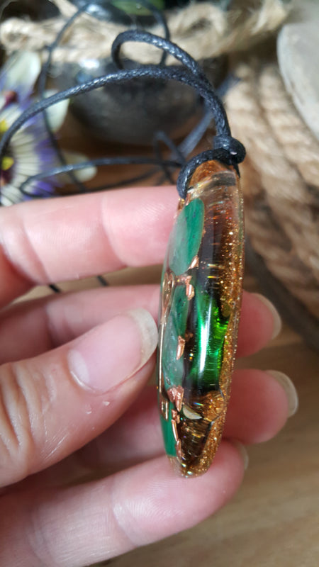 Orgonite hanger Malachiet 30x55mm (nr 24)
