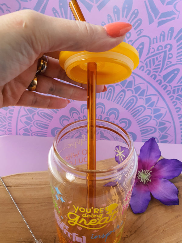Drinkglas (blikvormige tumbler) met kunststof deksel en rietje &