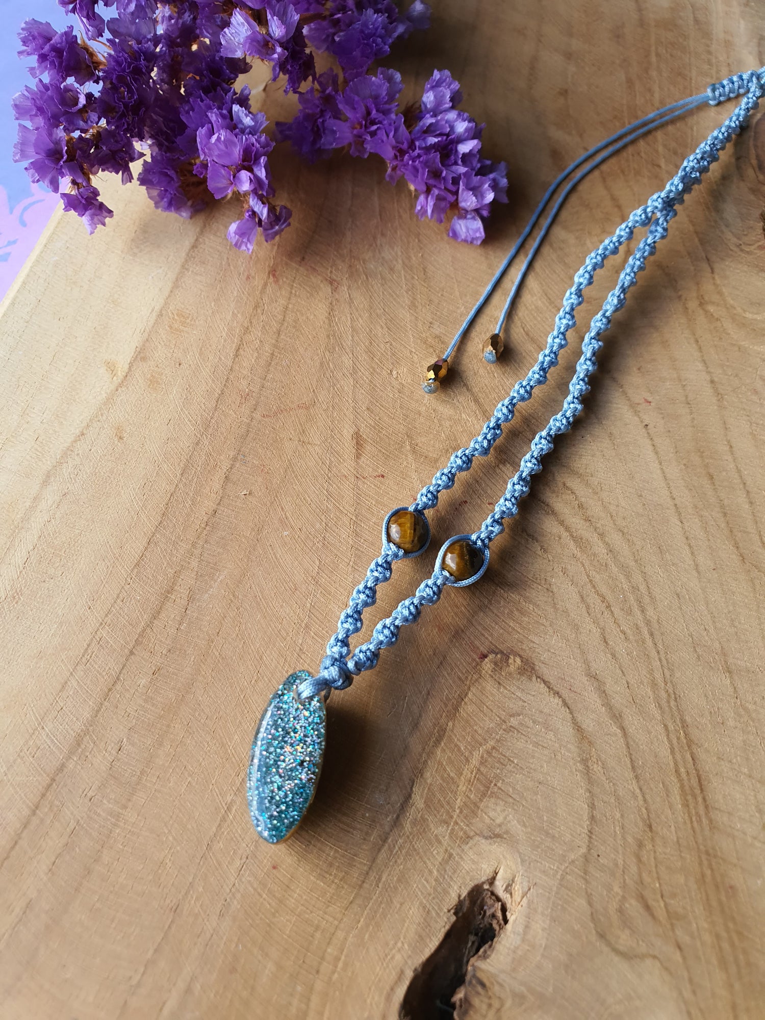 Orgonite hanger voor kind Tijgeroog met Bergkristal (nr 2001)