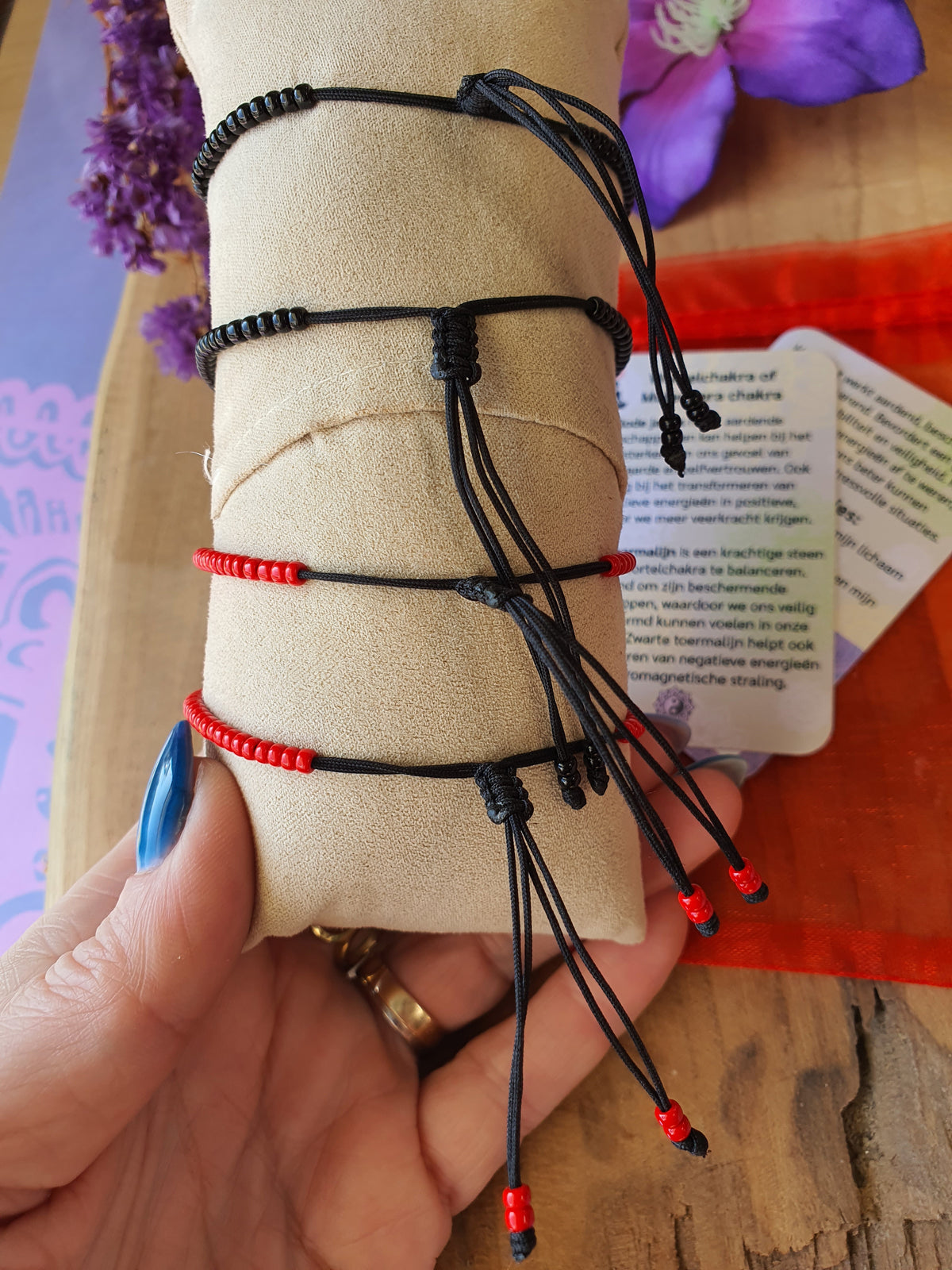 Edelstenen Wortelchakra Armband handgemaakt met RVS Symbool