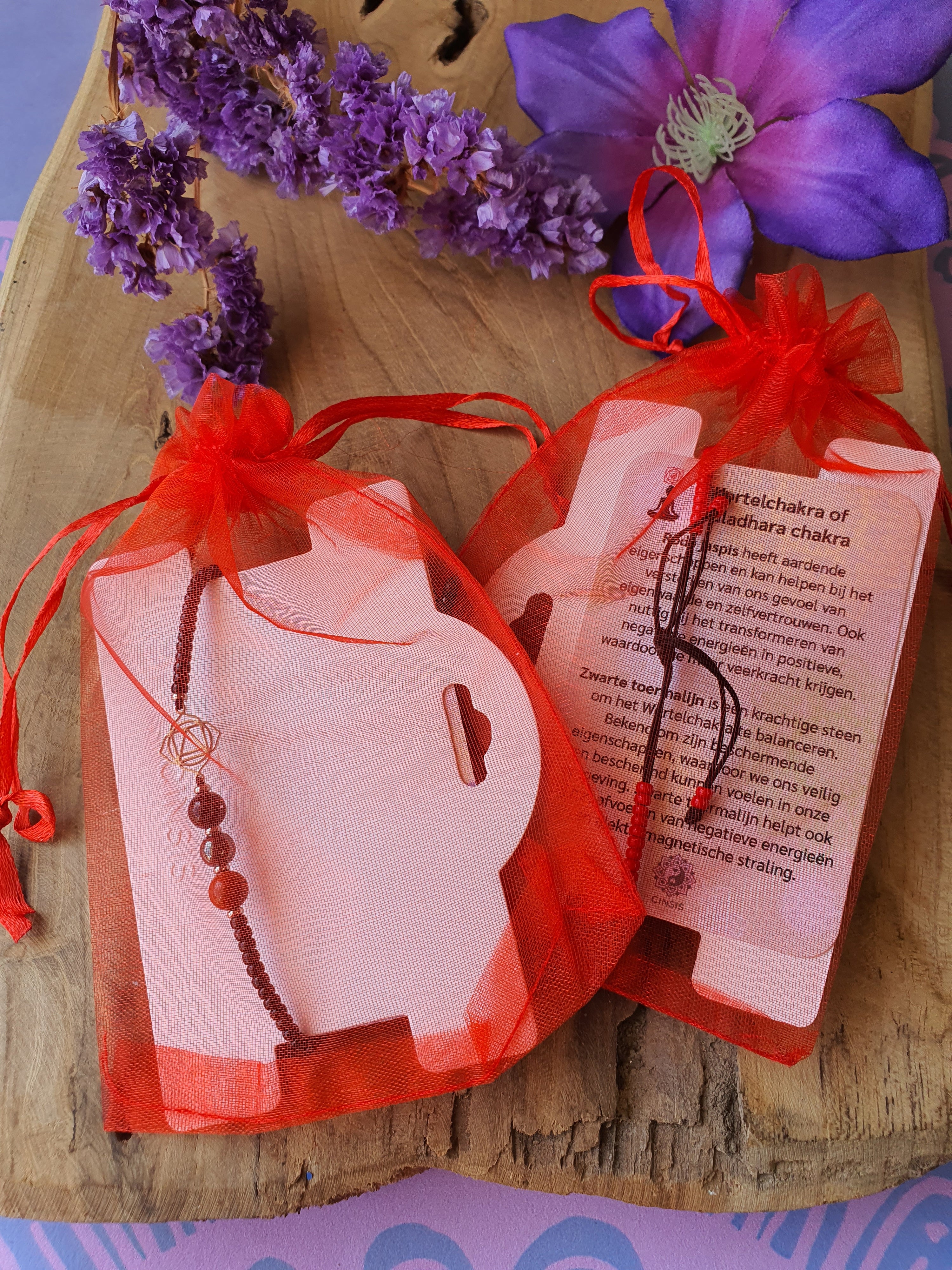 Edelstenen Wortelchakra Armband handgemaakt met RVS Symbool