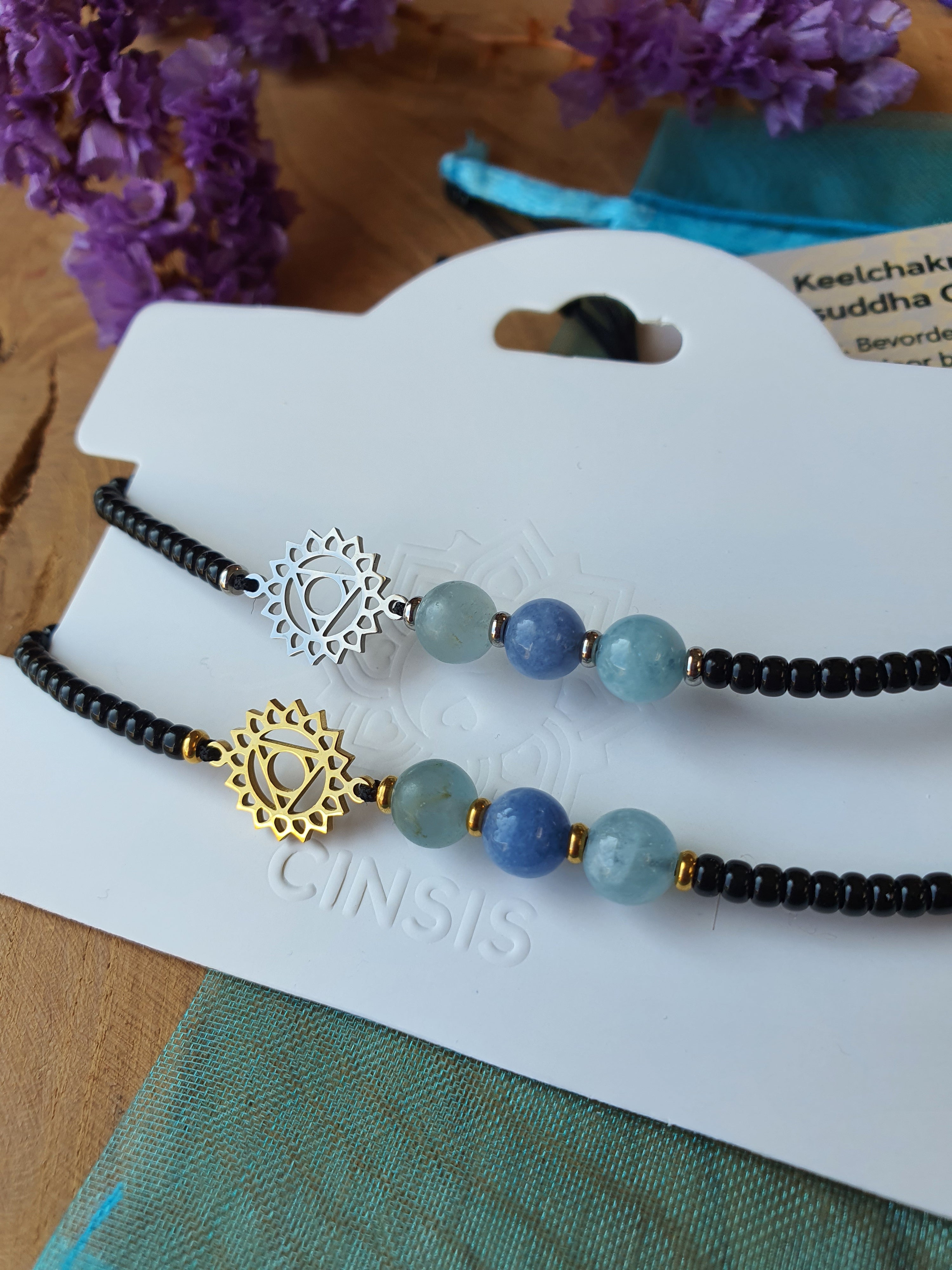 Edelstenen Keelchakra Armband Handgemaakt met RVS Symbool