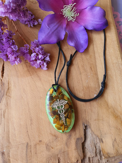 Orgonite hanger Tijgeroog met Bergkristal 30 x 55mm (nr 127)