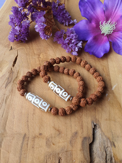 Mala Armband Rudraksha kralen met 9 ogen dzi Tibetaanse gebedskraal.