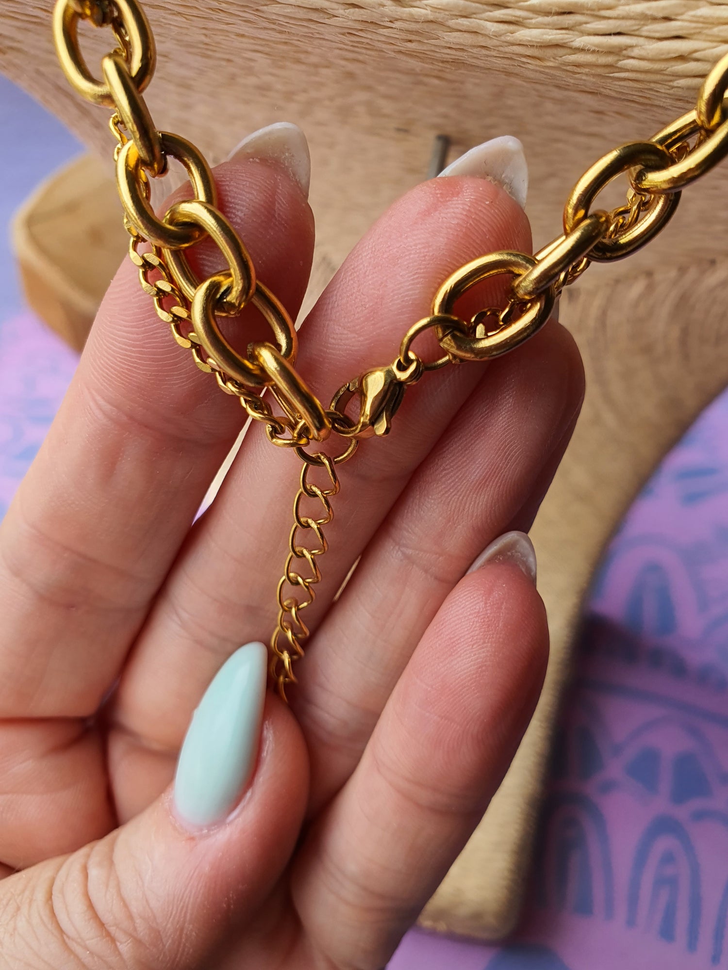 Cinsis Orgonite mix: orgonite Hanger + RVS Goud ketting nr 3019