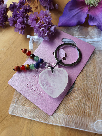 Bergkristal hart / 7 chakra sleutelhanger