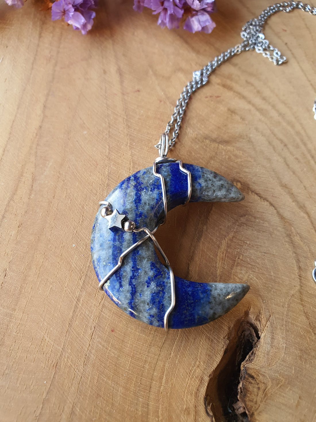 Wire Wrapped Lapis Lazuli Maan hanger