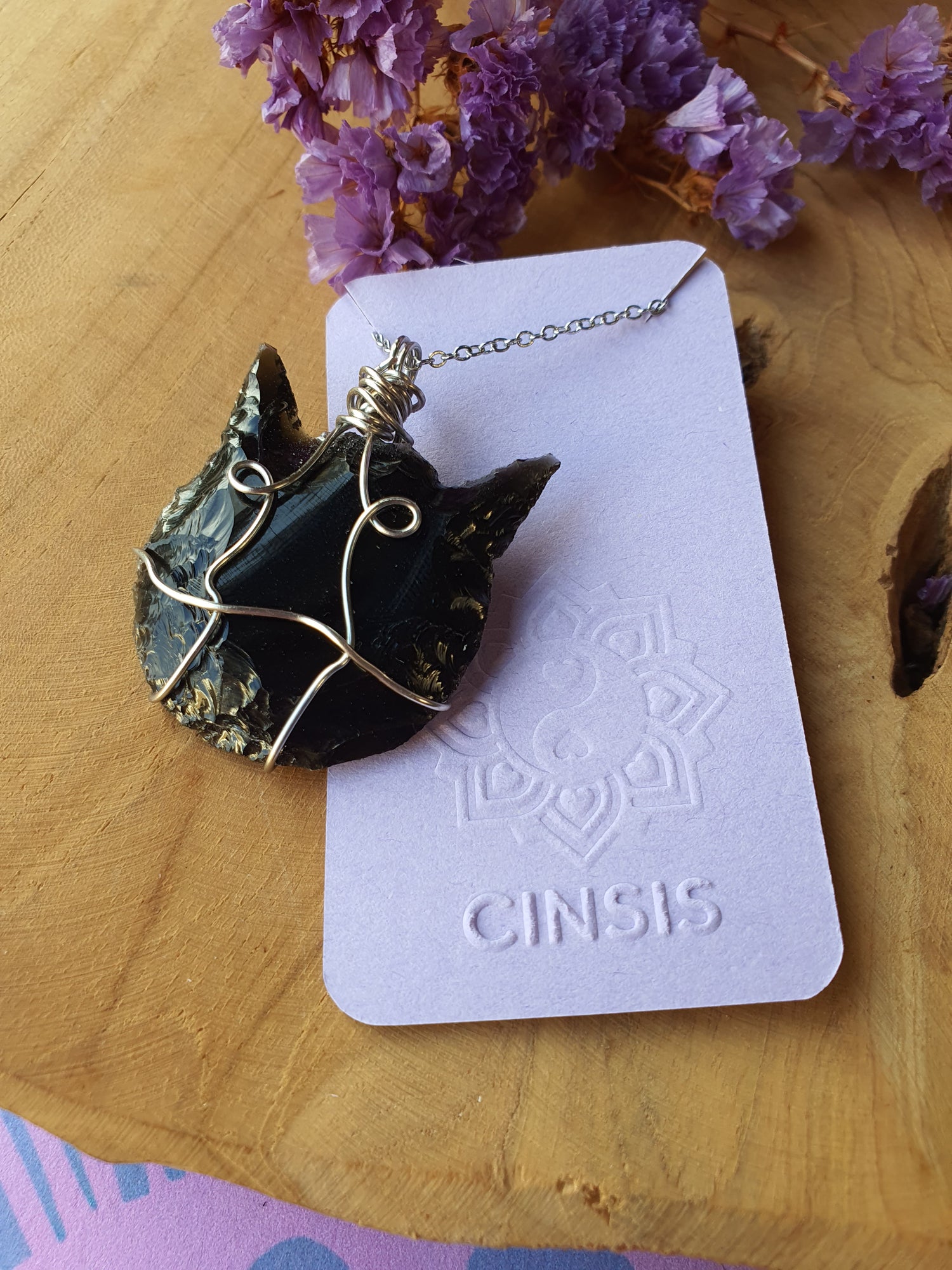 Wire wrapped kat hanger Obsidiaan (nr 21).