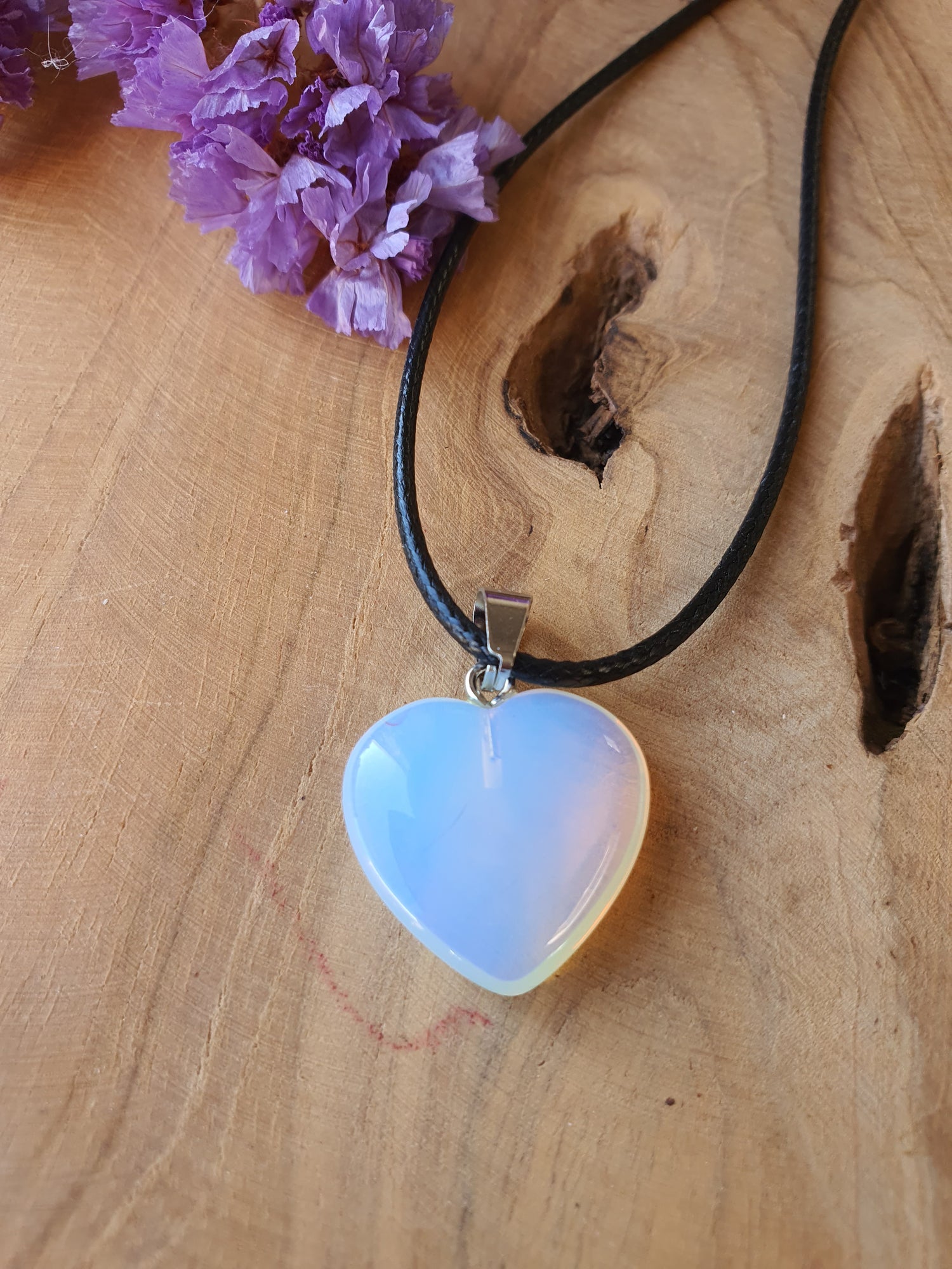 Opaline Hart Hanger met zwart leren koord Ketting