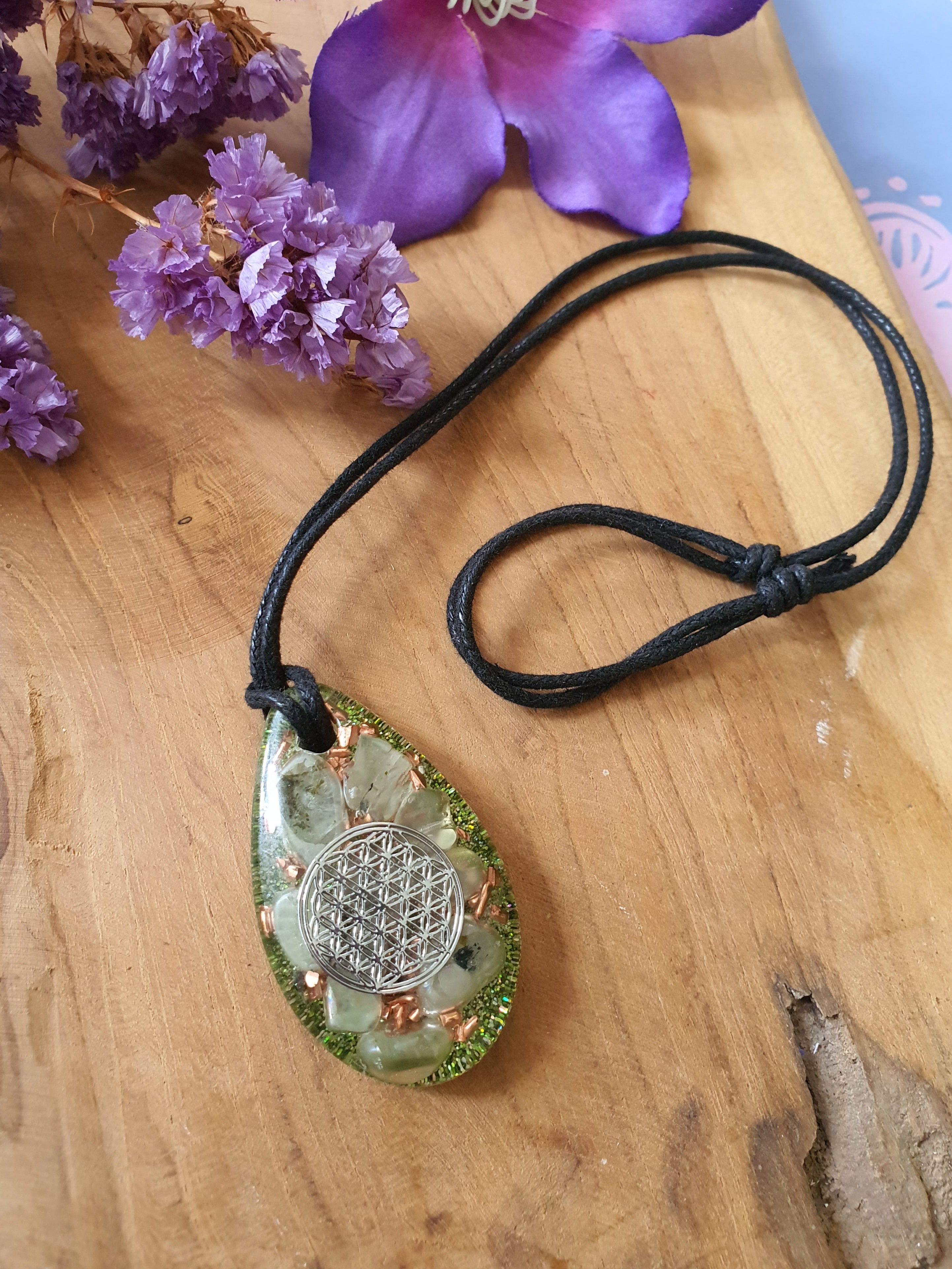 Orgonite hanger Prehniet (nr 131)