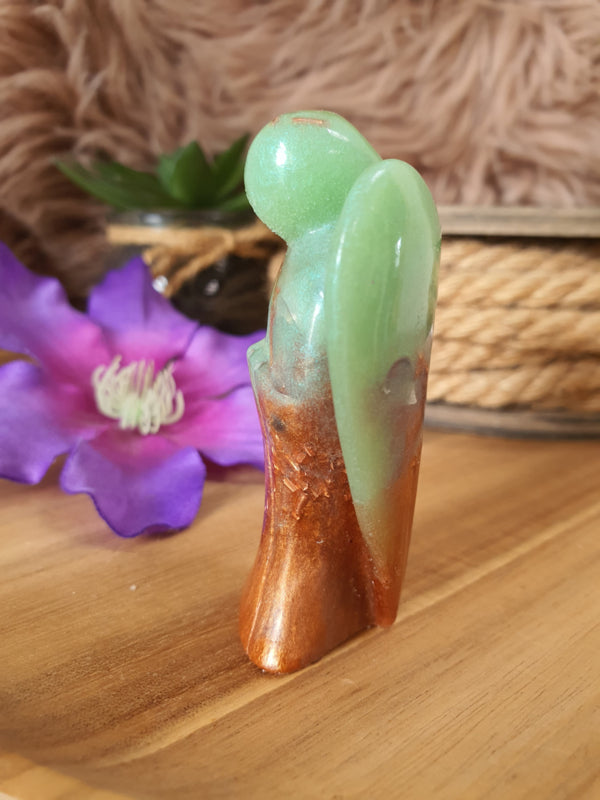 Orgonite engel klein 75mm Prehniet met insluitingen van zwarte Toermalijn ( nr 26)