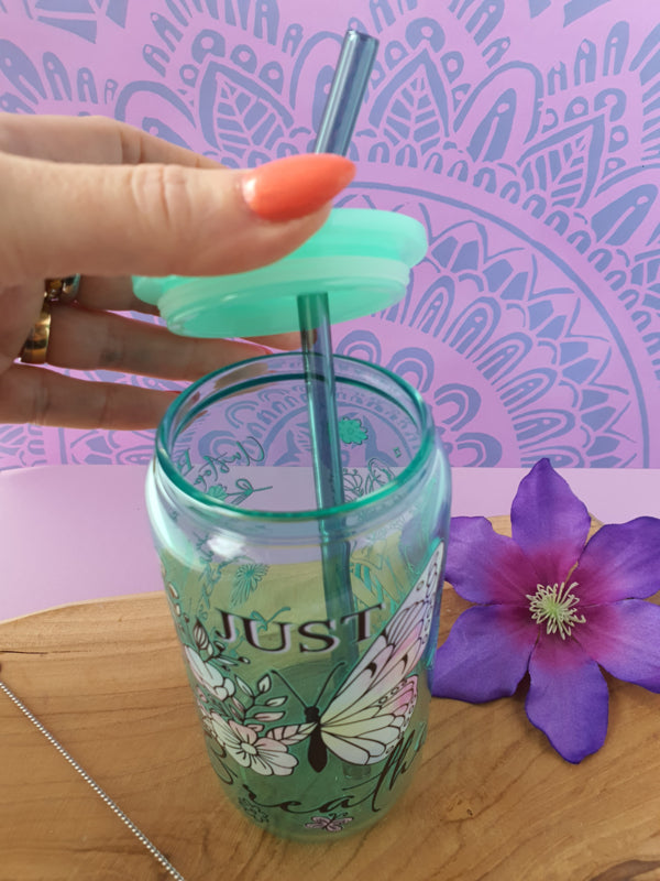 Drinkglas (blikvormige tumbler) met kunststof deksel en rietje &