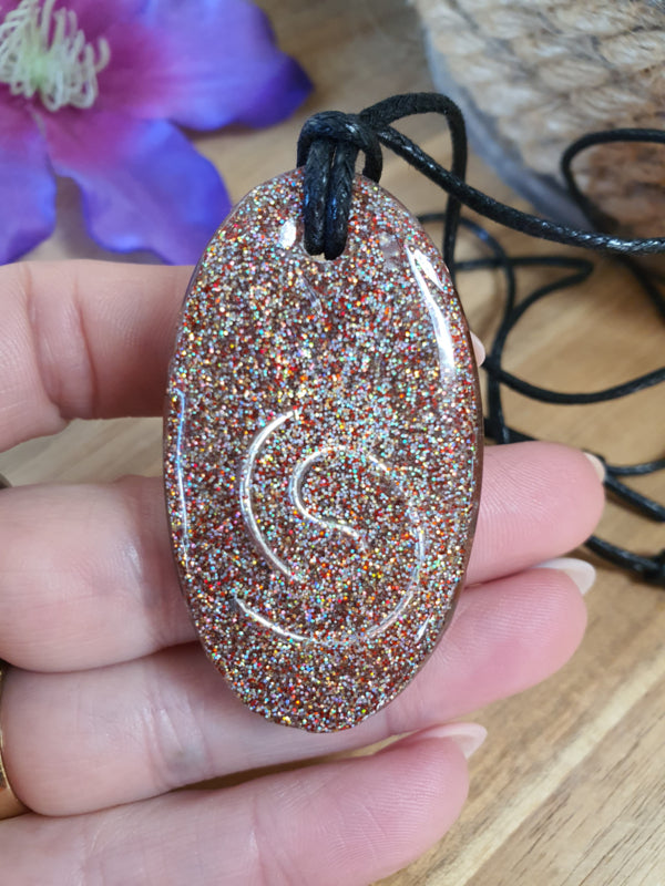 Orgonite hanger Jaspis Breccie en Bergkristal 30x55mm (nr 105)